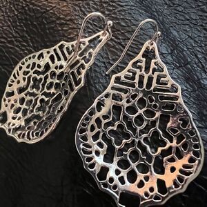 ⭐️ Filigree silver dangle earrings ⭐️